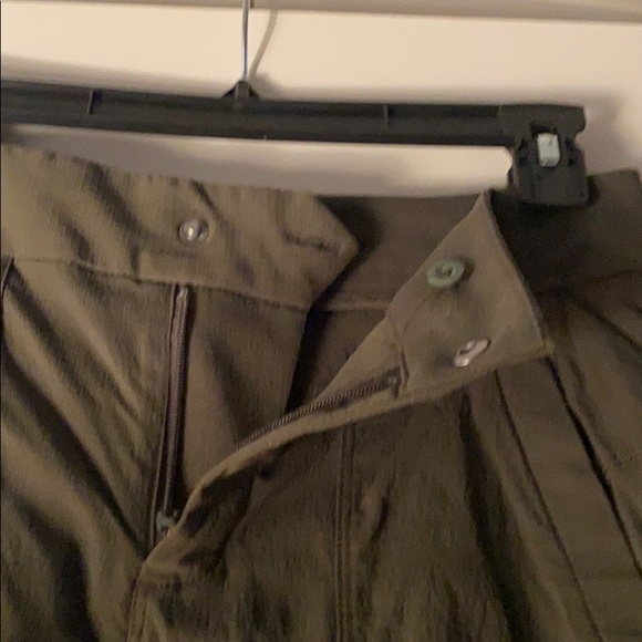 Athleta pants with zipper opening & elastic cuffs - Picture 4 of 4